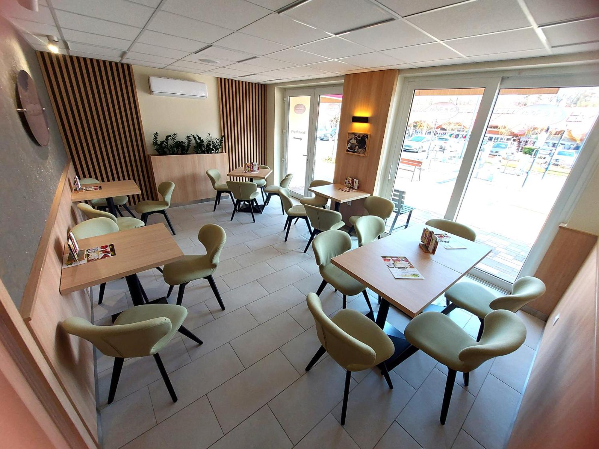 Cafe Relax Apartments Heviz Exterior photo
