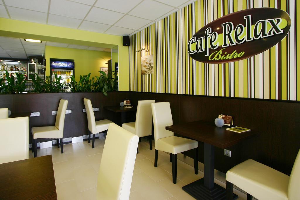 Cafe Relax Apartments Heviz Exterior photo