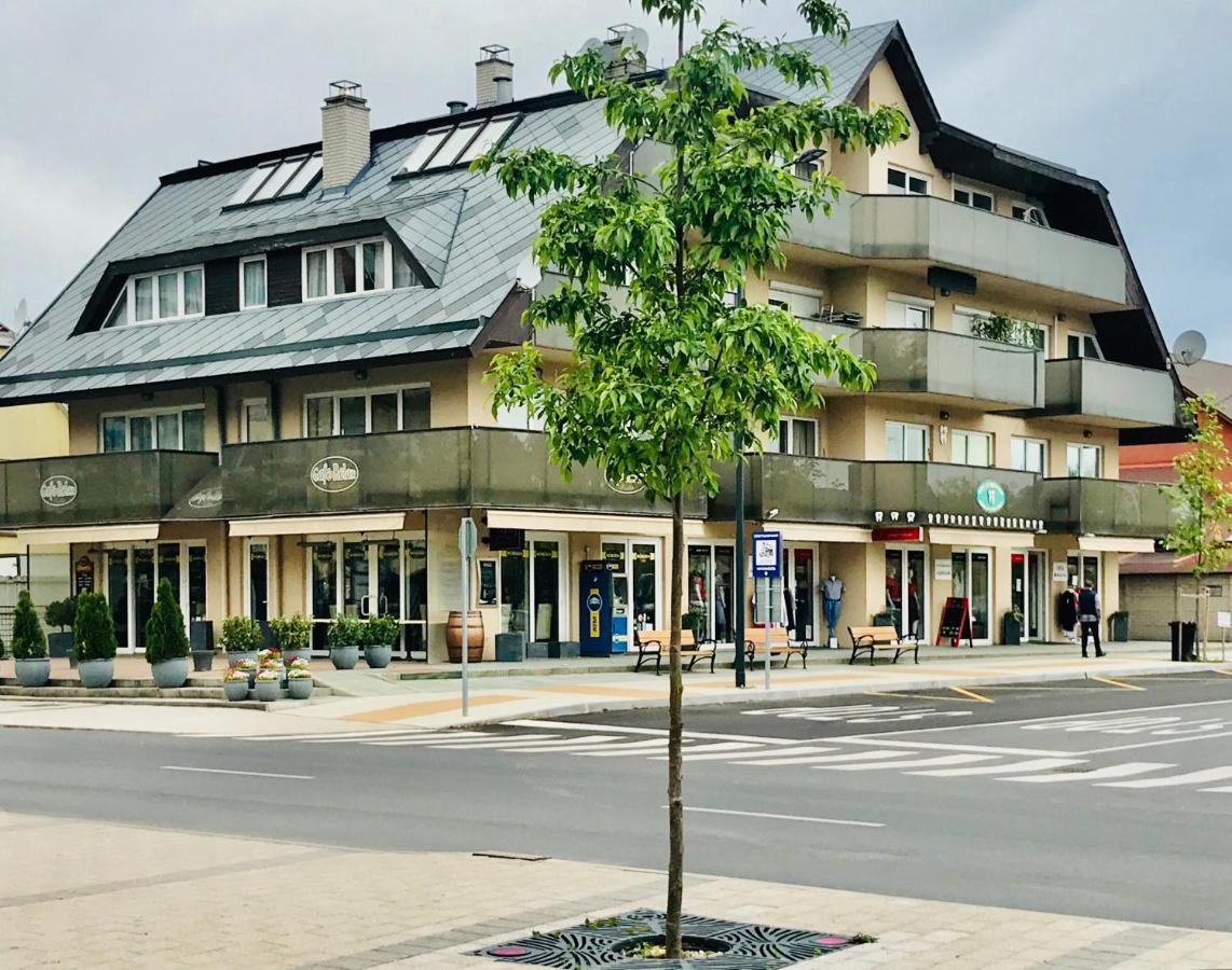 Cafe Relax Apartments Heviz Exterior photo