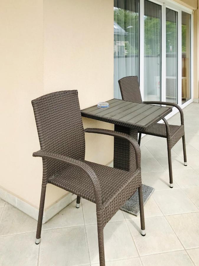 Cafe Relax Apartments Heviz Exterior photo